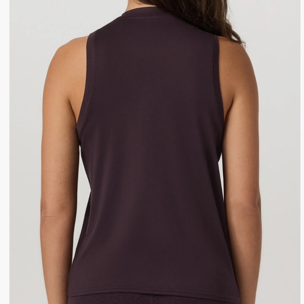 🆕 Vuori Energy Long Top in Raisin • Woman’s Size Small - Picture 3 of 4
